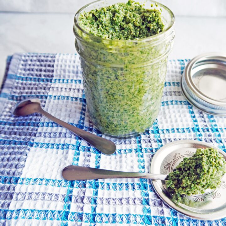 5 Minute Kale Walnut Pesto