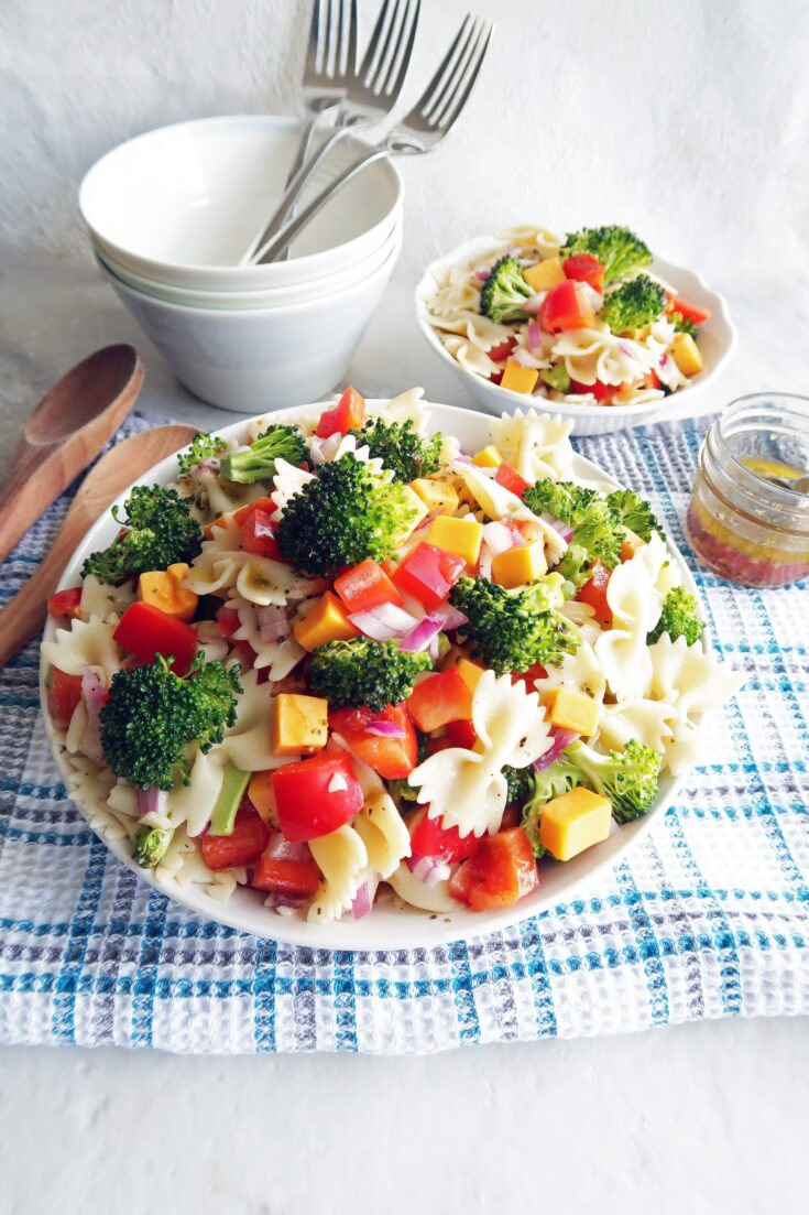 Broccoli Cheddar Pasta Salad with Tangy Italian Vinaigrette Broccoli Cheddar Pasta Salad with Tangy Italian Vinaigrette