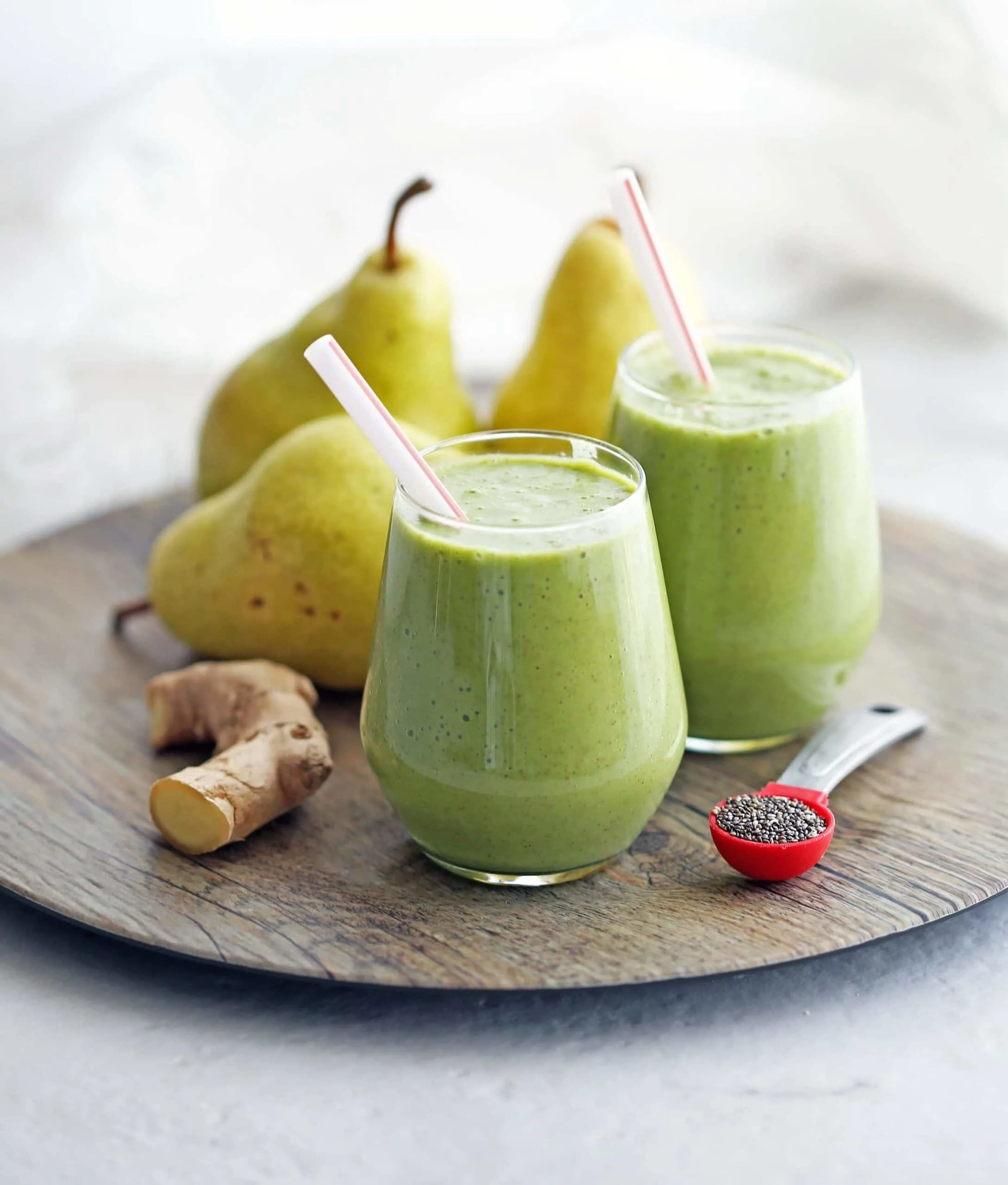https://www.yayforfood.com/wp-content/uploads/healthy-pear-ginger-chia-smoothie-featured-scaled.jpg.webp