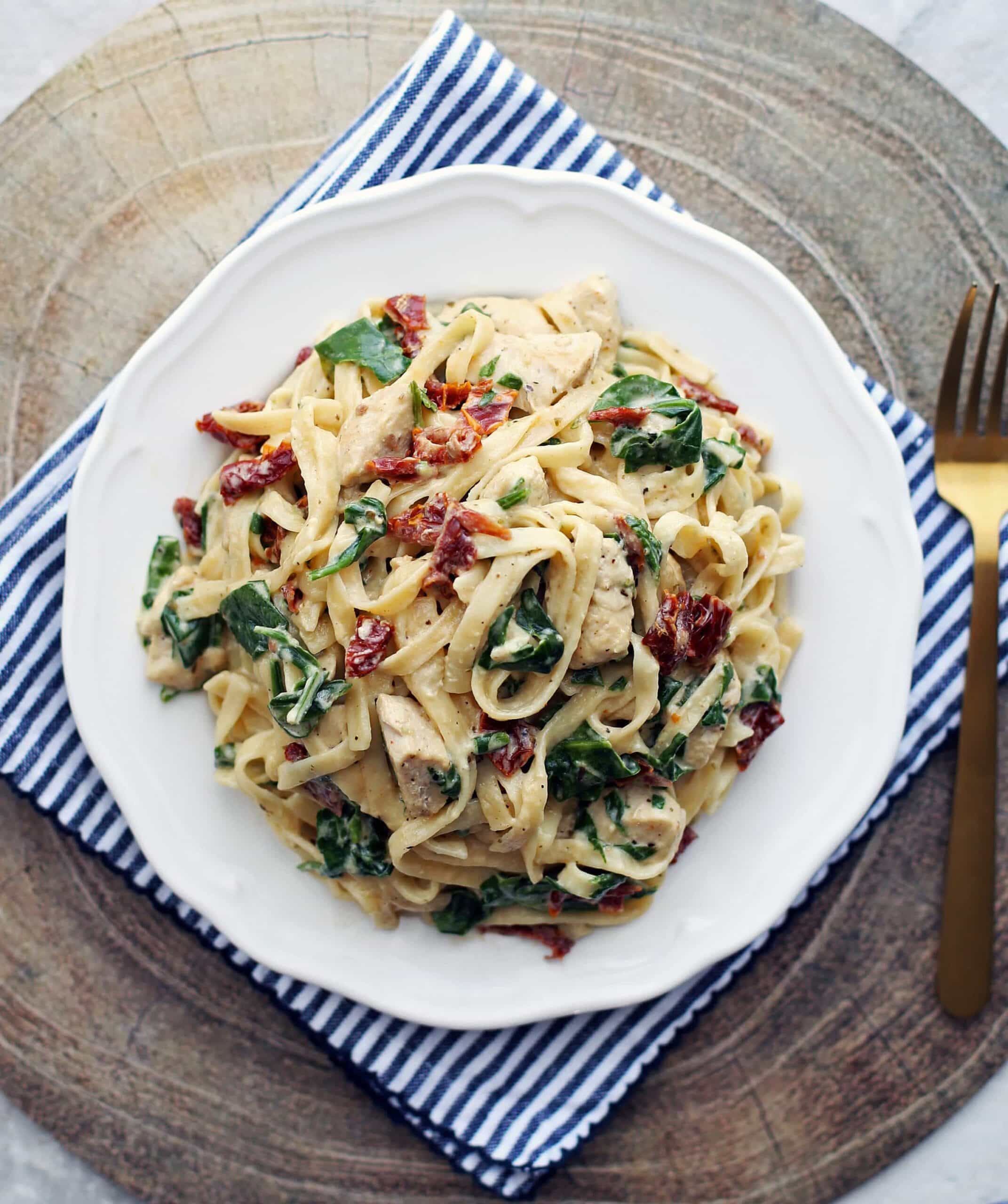 Instant Pot Creamy Chicken Fettuccine