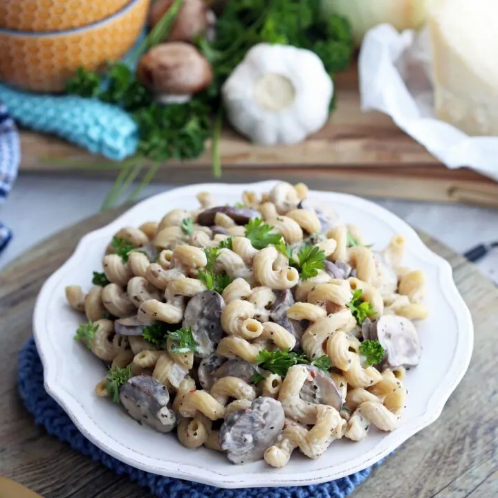 Instant Pot Mushroom Pasta with Creamy Cheese Sauce