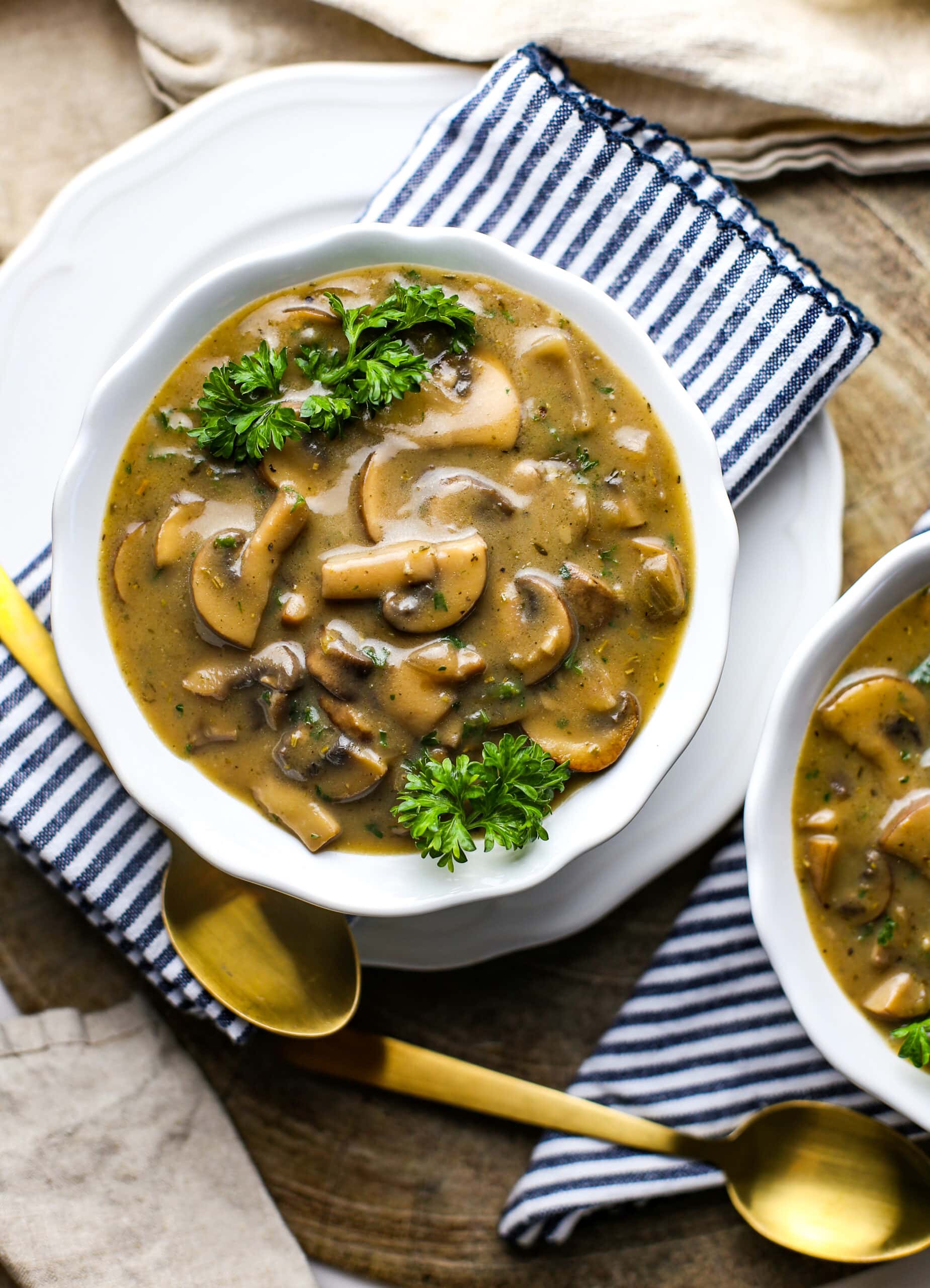 One-Pot Creamy Mushroom Soup (Vegan)