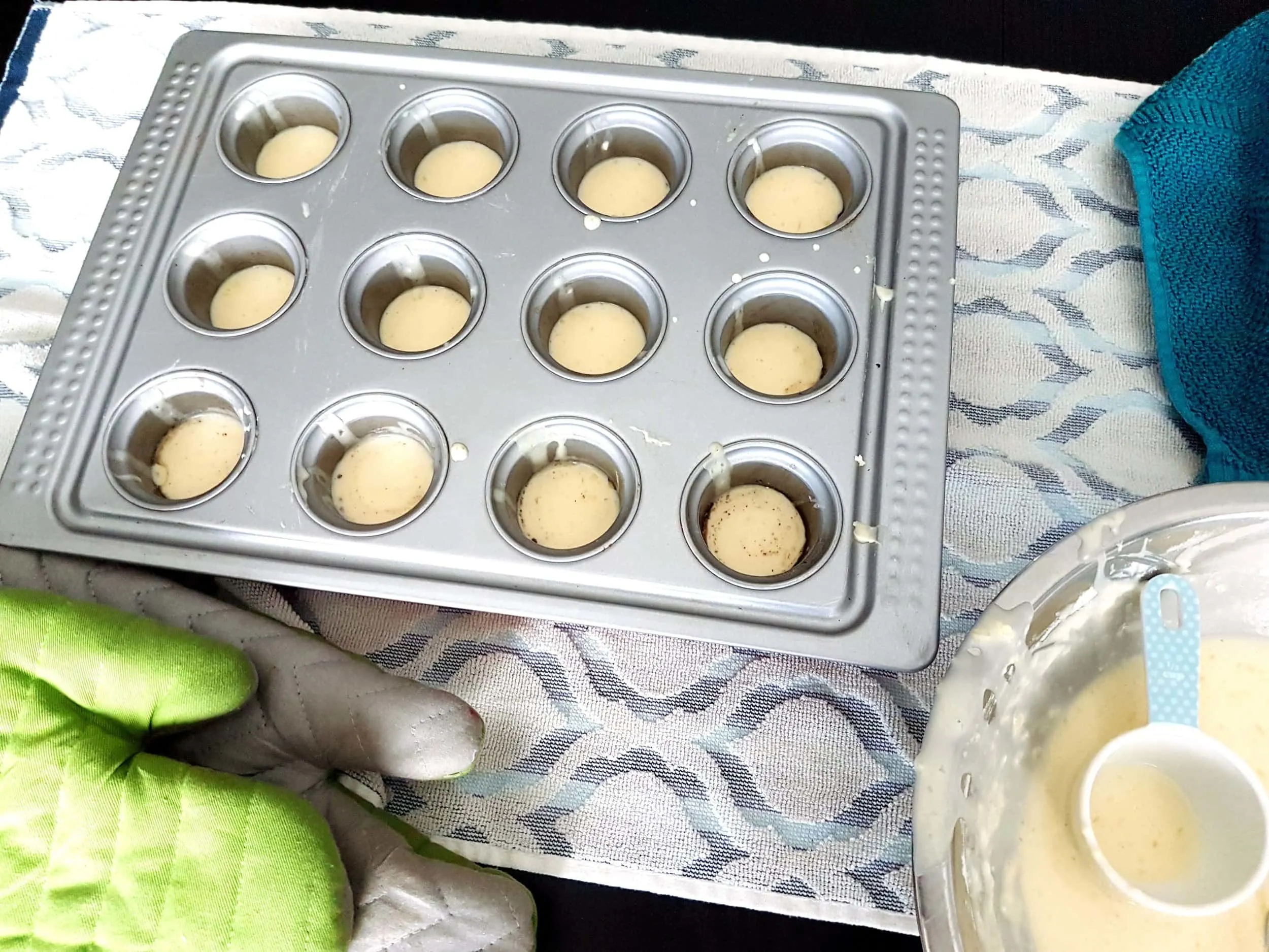 Popover batter in a pan.