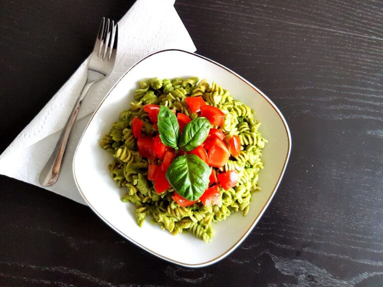 Vegan Avocado Pesto Pasta